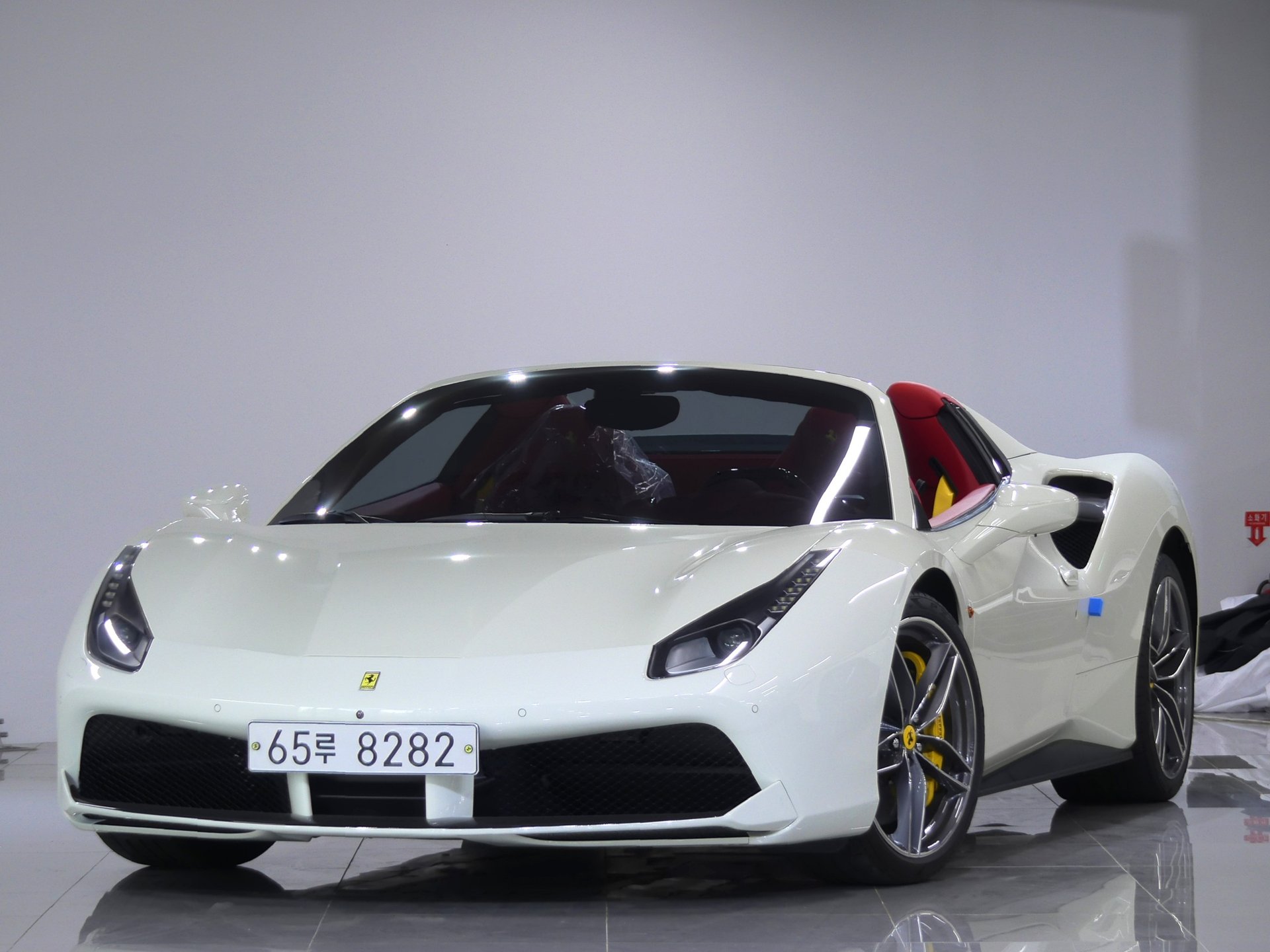 FERRARI 488 SPIDER - View 1