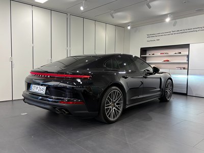 PORSCHE PANAMERA - 4
