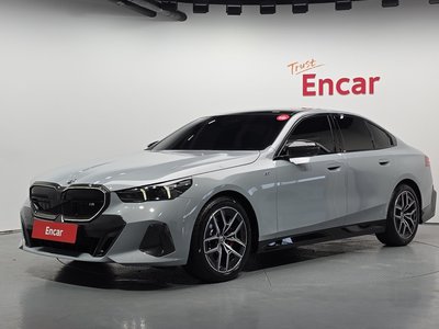 BMW 5 SERIES - 1