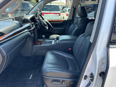 صورة مصغرة 40 لـ 2018 Lexus LX
