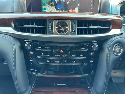صورة مصغرة 28 لـ 2018 Lexus LX