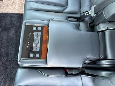 صورة مصغرة 56 لـ 2018 Lexus LX