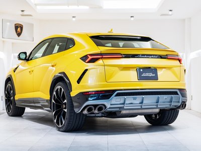 LAMBORGHINI URUS - 5