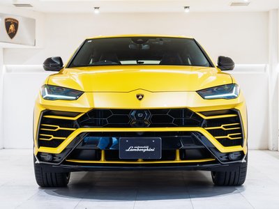 LAMBORGHINI URUS - 3