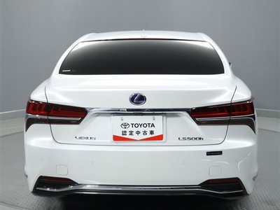 2018 Lexus LS photo 2