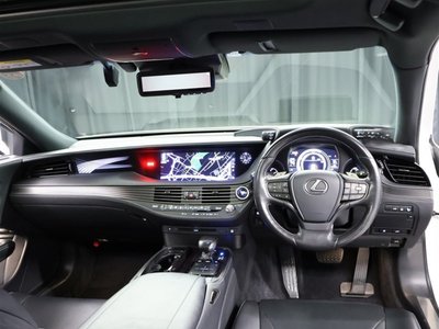 2018 Lexus LS photo 5