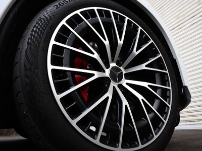 MERCEDES-BENZ GLC AMG - 9