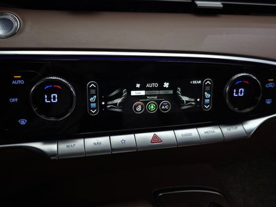 صورة مصغرة 32 لـ 2021 Genesis GV70
