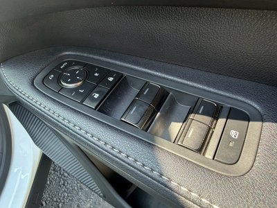 2023 Lexus RX thumbnail 34