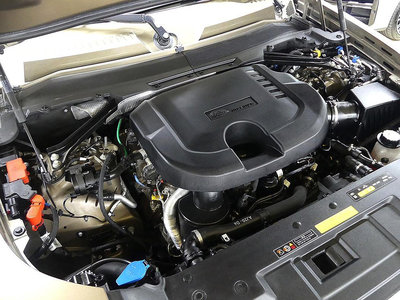 LAND ROVER DEFENDER - 7