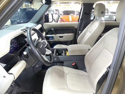 LAND ROVER DEFENDER - 5