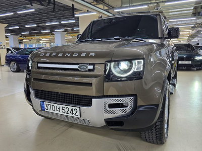 LAND ROVER DEFENDER - 1