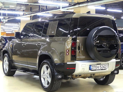 LAND ROVER DEFENDER - 6