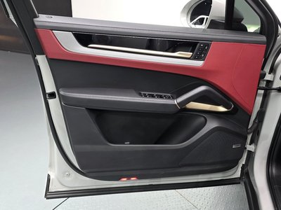 صورة مصغرة 14 لـ 2023 Porsche CAYENNE