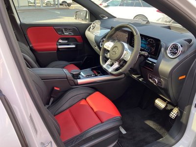 MERCEDES-BENZ GLA - 9