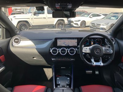 MERCEDES-BENZ GLA - 8