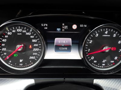 MERCEDES-BENZ E-CLASS - 8