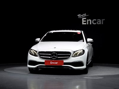 MERCEDES-BENZ E-CLASS - 2