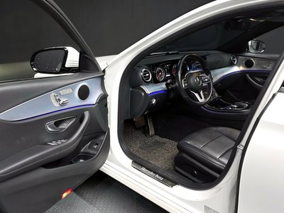 MERCEDES-BENZ E-CLASS - 10