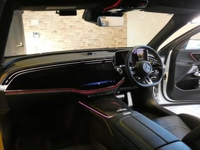 MERCEDES-BENZ E-CLASS - 9