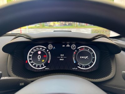 صورة مصغرة 36 لـ 2023 Aston Martin DBX