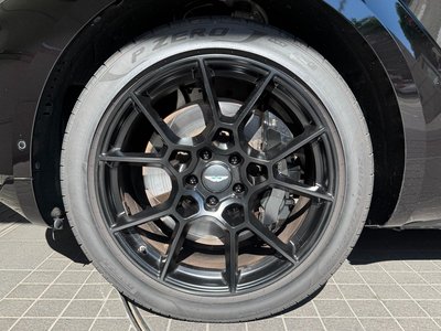 2023 Aston Martin DBX 照片 9