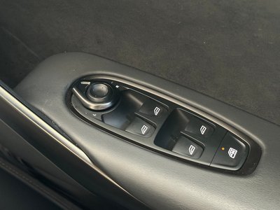 صورة مصغرة 33 لـ 2023 Aston Martin DBX