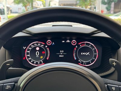 صورة مصغرة 37 لـ 2023 Aston Martin DBX