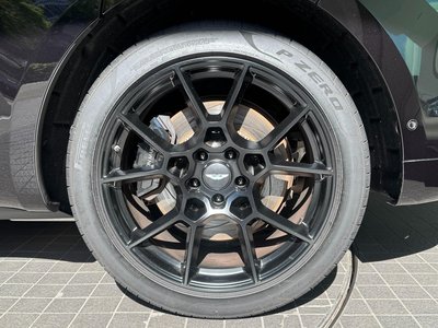 2023 Aston Martin DBX 照片 10