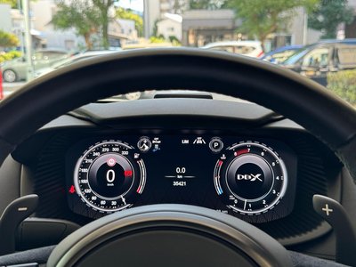 صورة مصغرة 40 لـ 2023 Aston Martin DBX