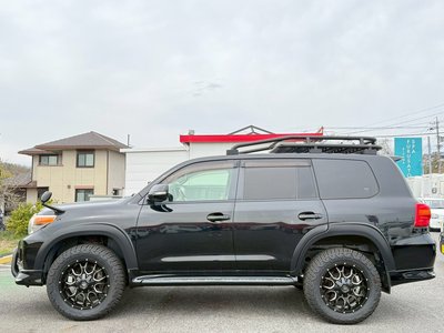 TOYOTA LAND CRUISER 200 - 7