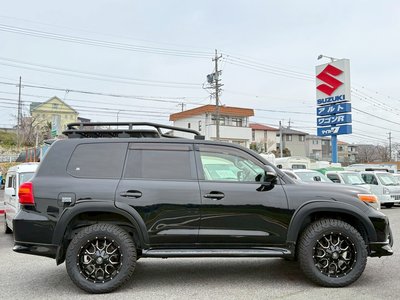 TOYOTA LAND CRUISER 200 - 6