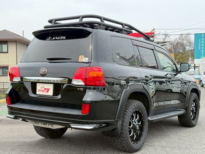 TOYOTA LAND CRUISER 200 - 10