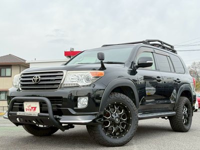 TOYOTA LAND CRUISER 200 - 3
