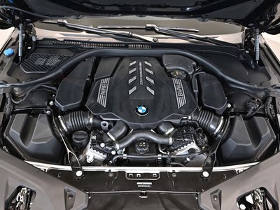 BMW 8 SERIES - 7