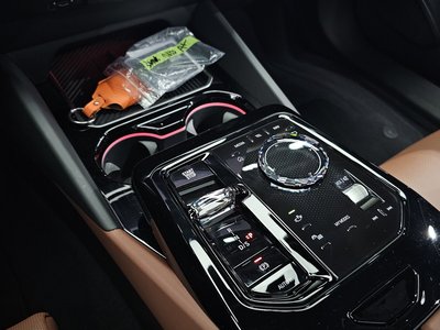 2025 BMW 5 SERIES — миниатюра 12