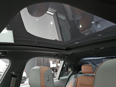 2025 BMW 5 SERIES — миниатюра 28