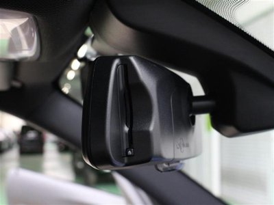 BMW M2 COMPETITION - 9