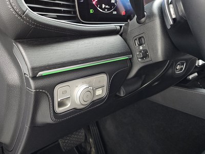 2025 Mercedes-BENZ GLE — миниатюра 24
