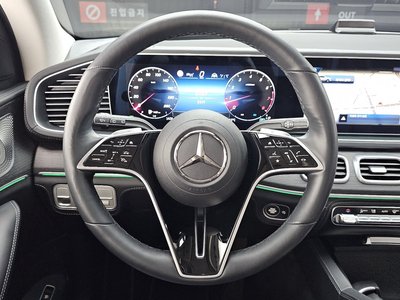 2025 Mercedes-BENZ GLE — миниатюра 19