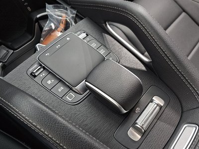 2025 Mercedes-BENZ GLE — миниатюра 27