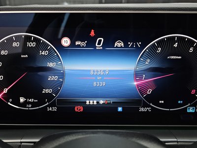 2025 Mercedes-BENZ GLE — миниатюра 11