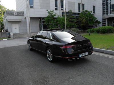 صورة 6 لـ 2022 Genesis G90 (RS4)