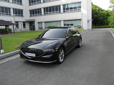 صورة 4 لـ 2022 Genesis G90 (RS4)