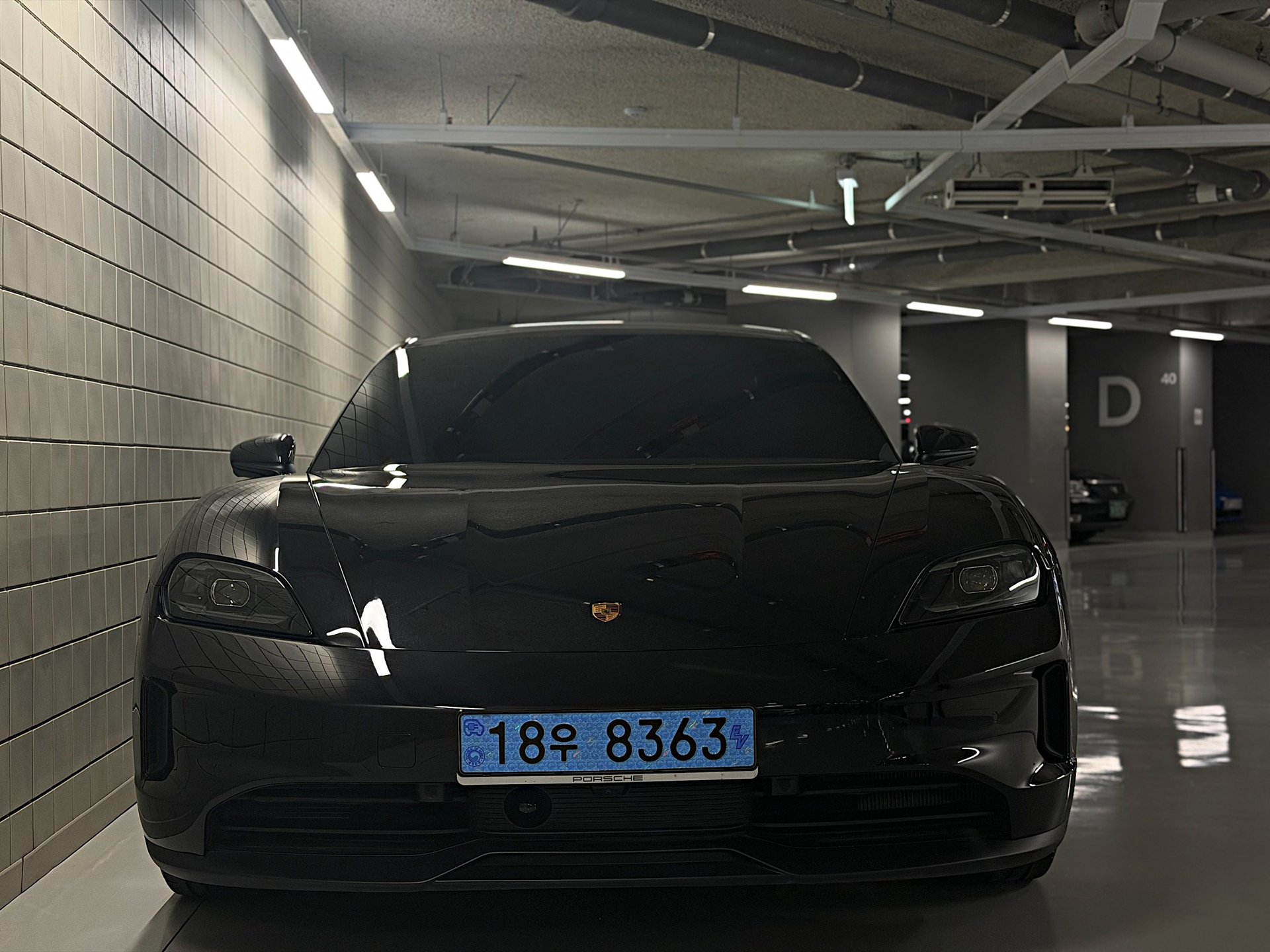 PORSCHE TAYCAN - View 1