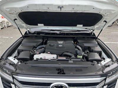صورة مصغرة 36 لـ 2023 Toyota LAND CRUISER 300