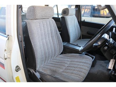 TOYOTA LAND CRUISER 60 - 10