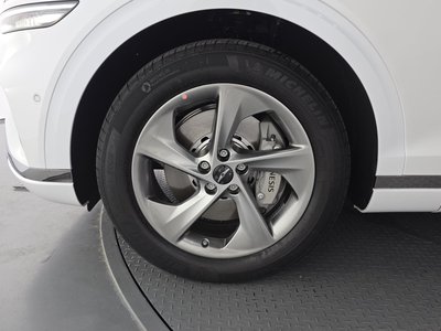 صورة 6 لـ 2024 Genesis GV70