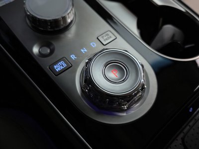 صورة 9 لـ 2024 Genesis GV70
