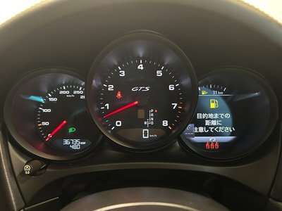 PORSCHE MACAN - 5